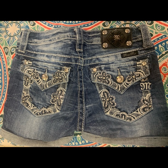 Miss Me Jean Shorts - Picture 2 of 2